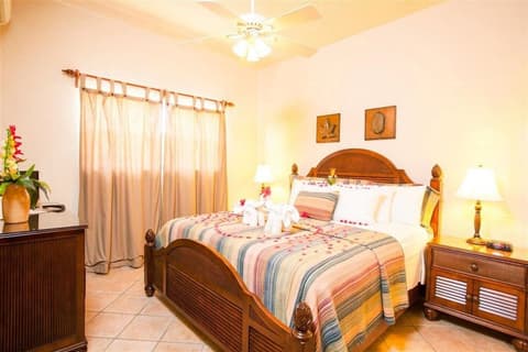 Clarion Suites Roatan at Pineapple Villas, Room