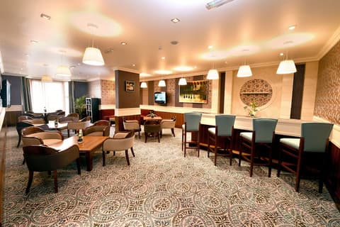 City Seasons Al Hamra Hotel, Lounge