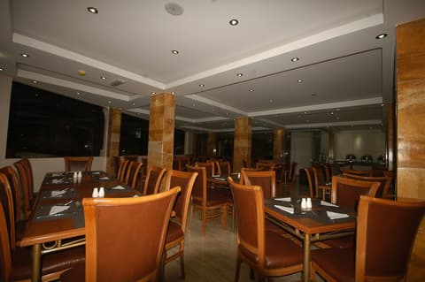 Sharah Mountains Hotel, Restaurant