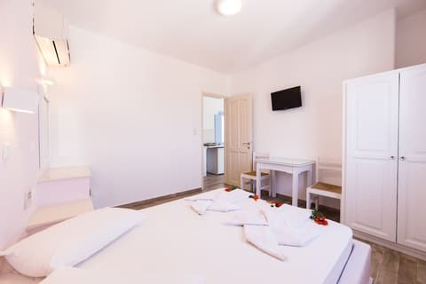 Stratos Studios & Apartments, Room