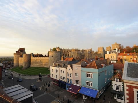 Macdonald Windsor Hotel, Front of property
