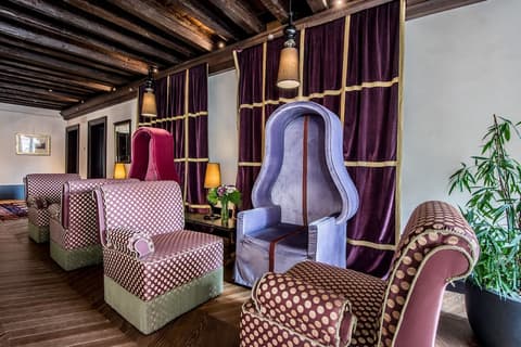 Aqua Palace Hotel, Interior detail