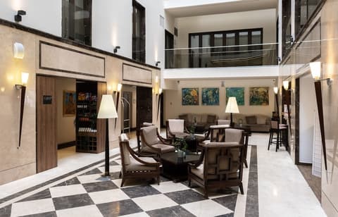 Europa Royale Bucharest, Reception