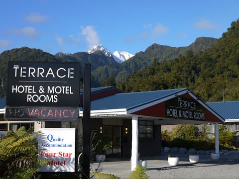 The Terrace, Reception