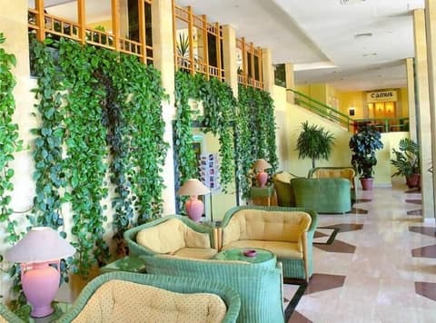 Sea Garden Hotel, Lobby