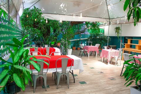 Morrison Hotel San Salvador, Restaurant