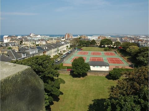 Eglinton Guest House, Exterior