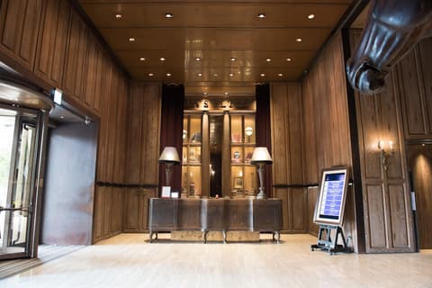 Palais de Chine Hotel, Interior entrance