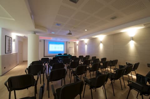 Acca Palace Hotel, Meeting facility