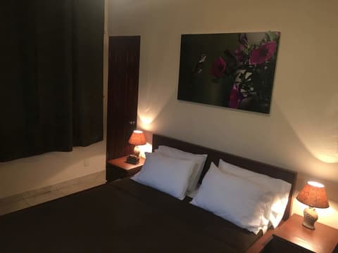 The Balboa Inn, Room