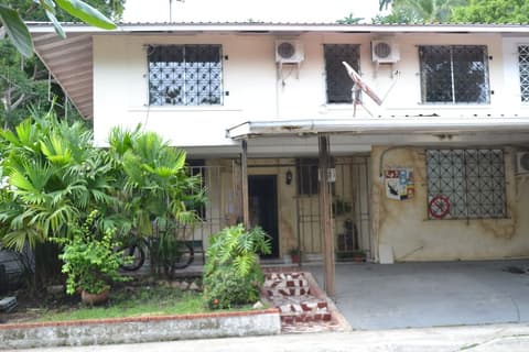 The Balboa Inn, Front of property