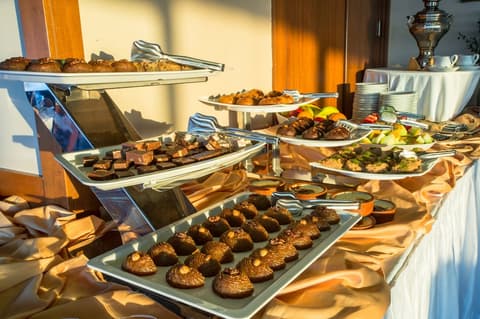 Usta Park Hotel, Buffet