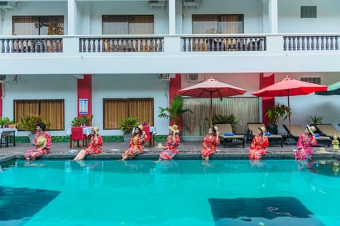 Mekong Angkor Palace Hotel, Pool
