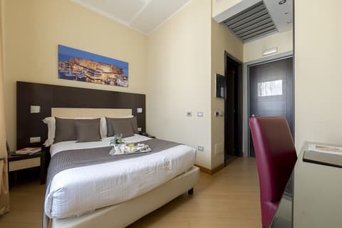 Hotel Naples, Room