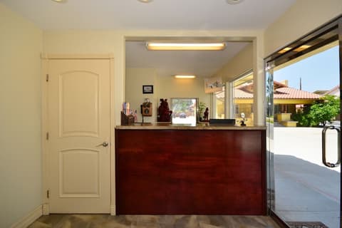 Travelodge by Wyndham Brea, Lobby
