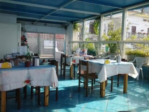 La Vela, Breakfast area