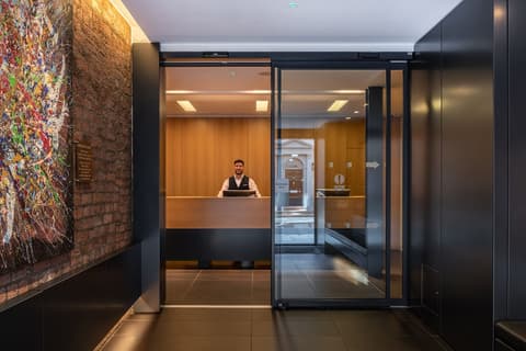 The Resident Liverpool, Interior entrance