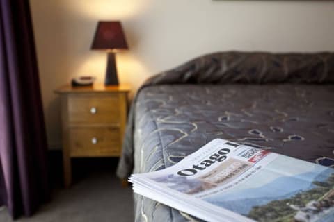 Commodore Motels, Room