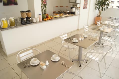 Basic Hotel Centenario by Hoteles MS, Restaurant