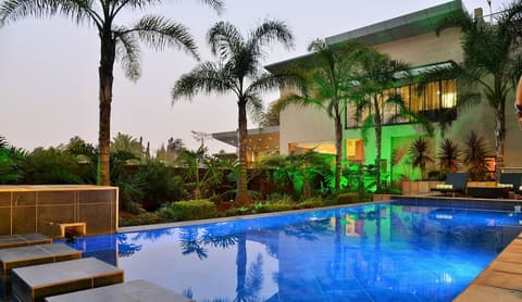 Premier Hotel OR Tambo, Outdoor pool