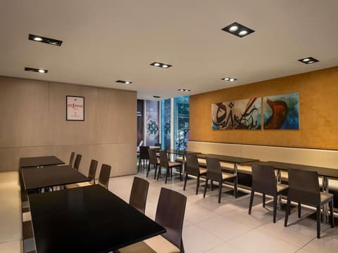 ibis Sharq Kuwait, Restaurant