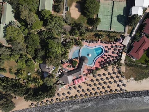 Senegambia Beach Hotel, Garden