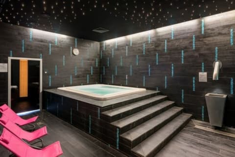 Résidence Ôtelia - Gestetud, Indoor spa tub