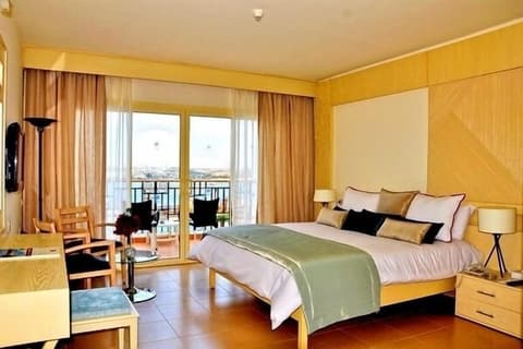 Eden Rock Hotel, Room