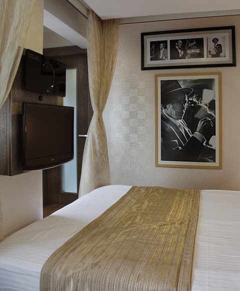 Jazz Hotel, Room