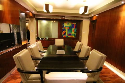 Crowne Plaza Hotel New Delhi Okhla by IHG, Room