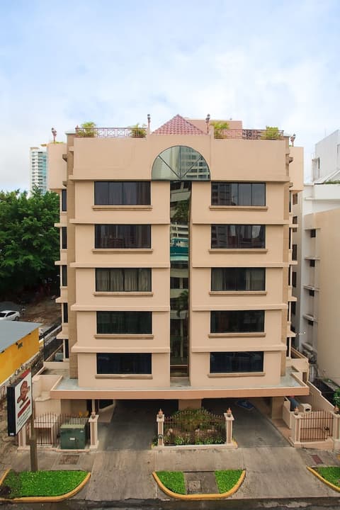 Hotel Coral Suites, Exterior