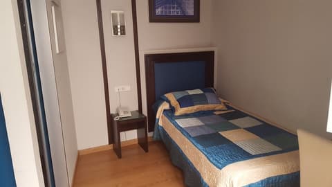 Hotel y Apartamentos Doña Lola, Room