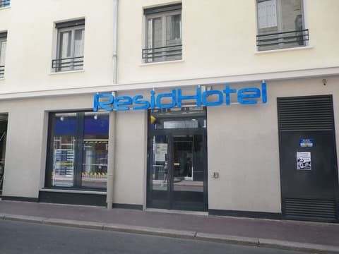 ResidHotel Saint Etienne Centre, Front of property