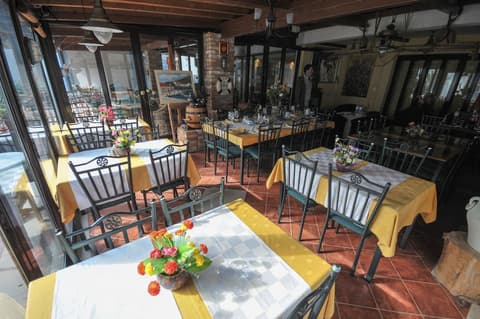 Oaza, Breakfast area