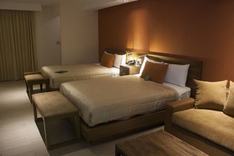 Hotel Puerta Del Sol, Room