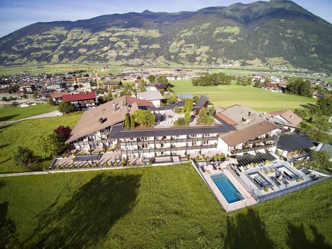 Wohlfuehlhotel Schiestl, Outdoor pool