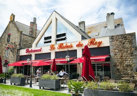 Le Relais Du Roy, Property grounds