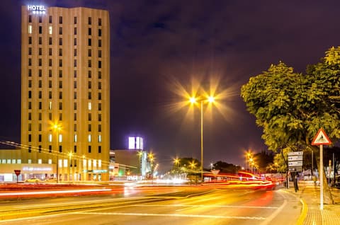 Hotel YIT Vía Sevilla Mairena, Front of property - evening/night