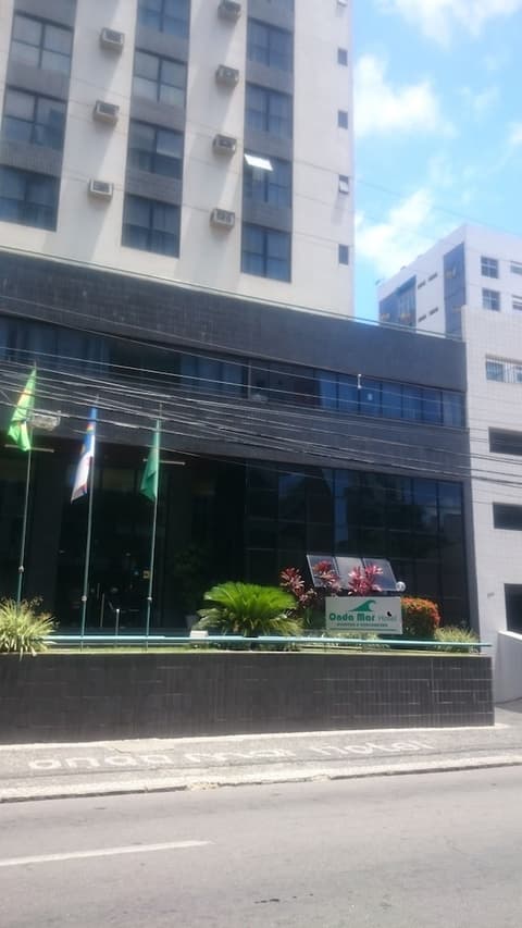 Rede Andrade Onda Mar, Front of property