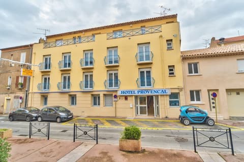 Provençal Hotel, Front of property