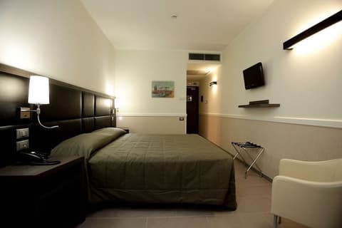 Hotel Artis, Room