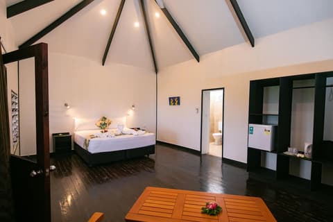 Crusoe's Retreat, Room