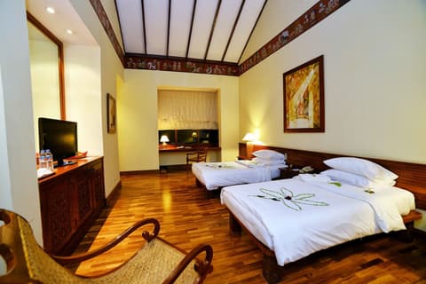 The Hotel Tharabar Gate, 