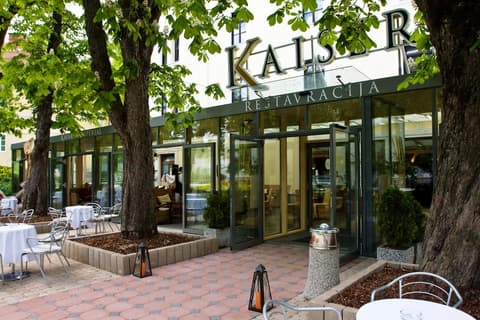 Hotel Zagreb, Restaurant