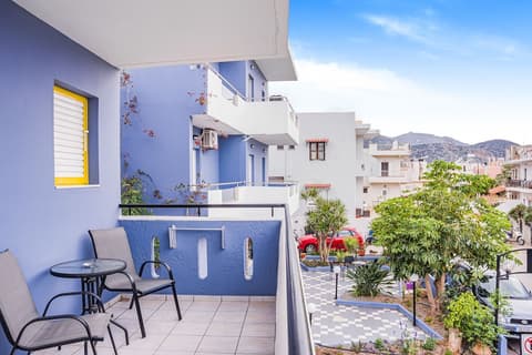 Happy Days Studios, Terrace/patio