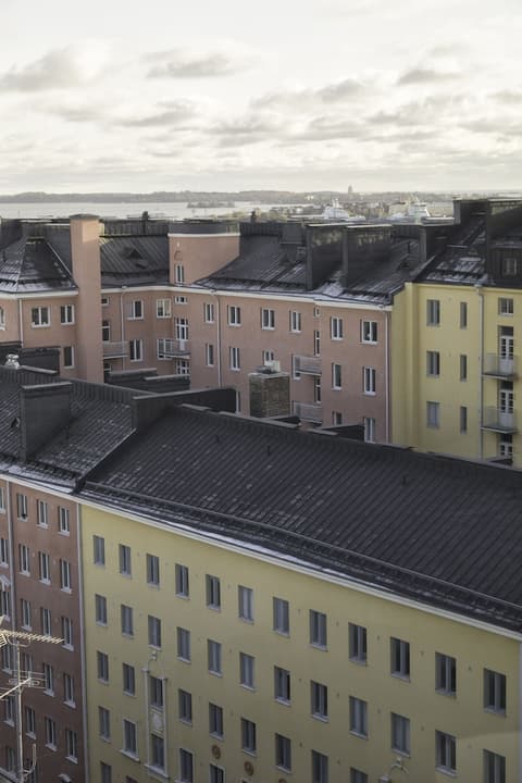 Noli Sörnäinen, Room