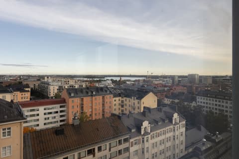 Noli Sörnäinen, Room