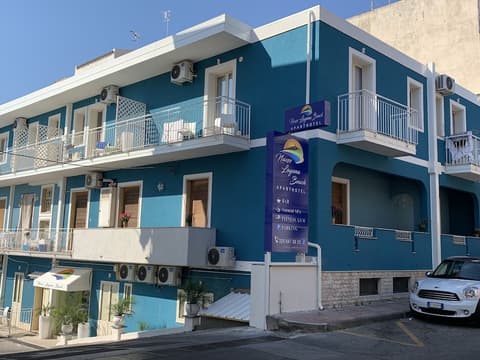 Naxos Laguna Beach, Exterior