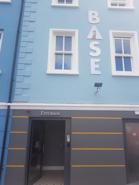 Base Accommodation Dingle, Front of property