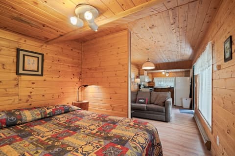 Crater Lake Resort, Room